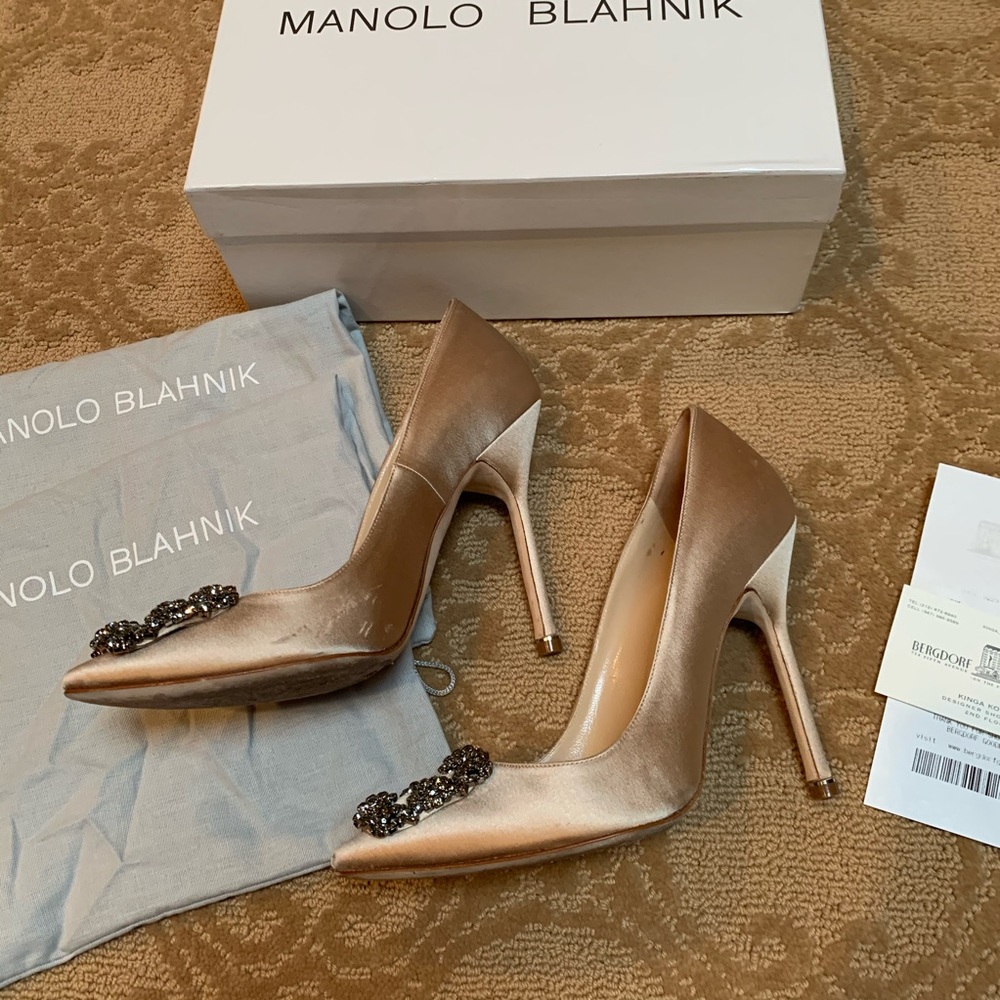 Manolo Blahnik hangisi champagne satin pumps - Picture 6 of 8